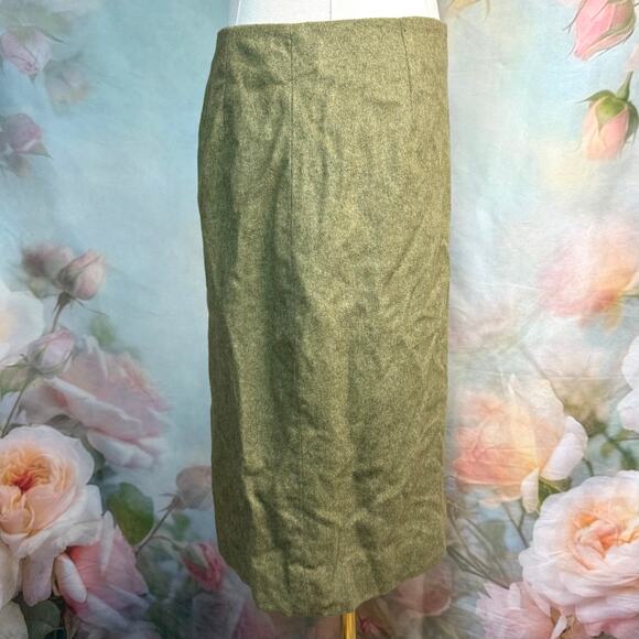 Ann Taylor Green Wool & Silk Blend Lined A-Line Skirt - Picture 2 of 4